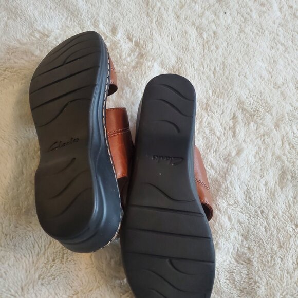 Clarks Brown Strappy Tan  Leather Velcro Sandals Womens Size 7 Open Toe Brown - Picture 5 of 10
